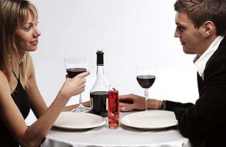 DateTips: Ladies, Learn to Be Charmingly Uncommitted